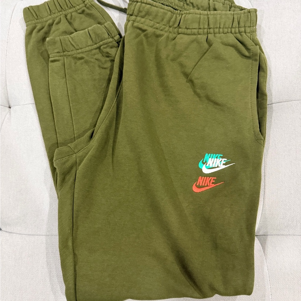 Nike Men Green Joggers with Logo